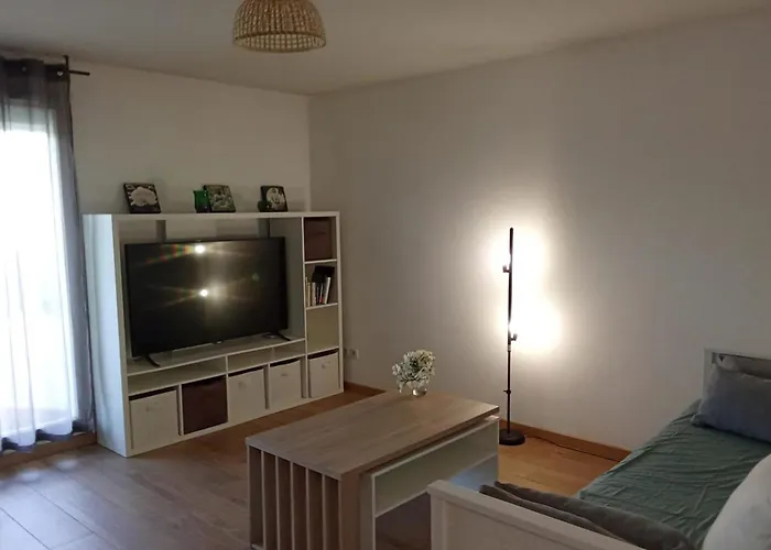 Bright With Pool And Tennis Appartement